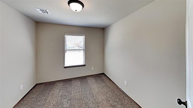 Building Photo - 14301 Peach Tree Dr