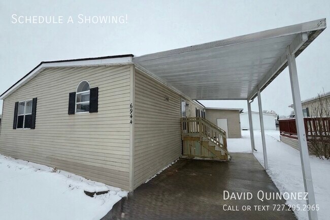 Building Photo - 6944 Country Ln