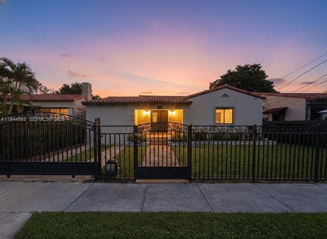 Building Photo - 3069 SW 21st St