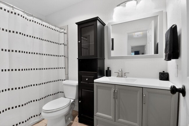 Building Photo - 1607 Gracy Farms Ln