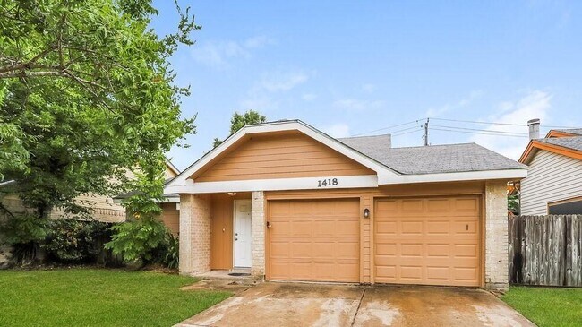 Primary Photo - 1418 Hunters Park Dr