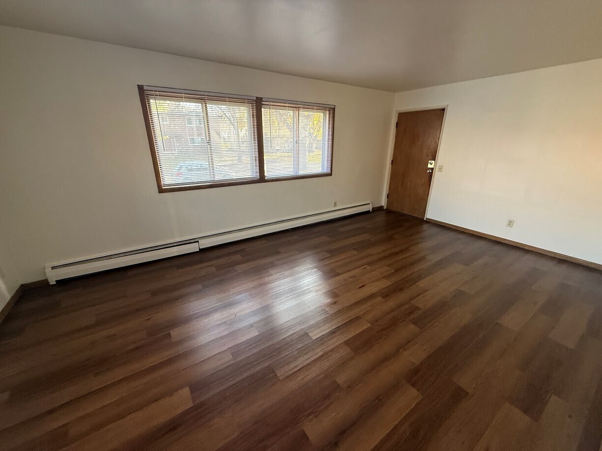 Building Photo - 2506 Brentwood Pky