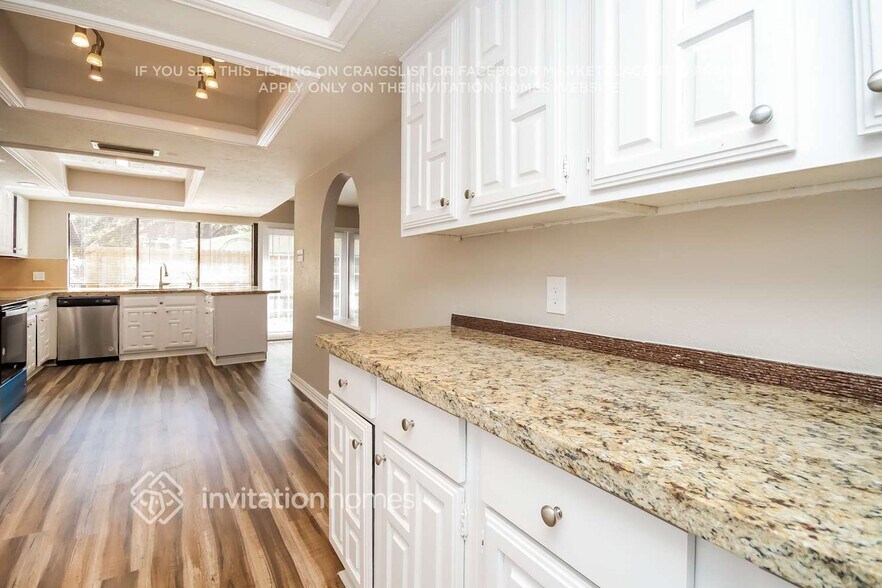 Building Photo - 16835 Grampin Dr