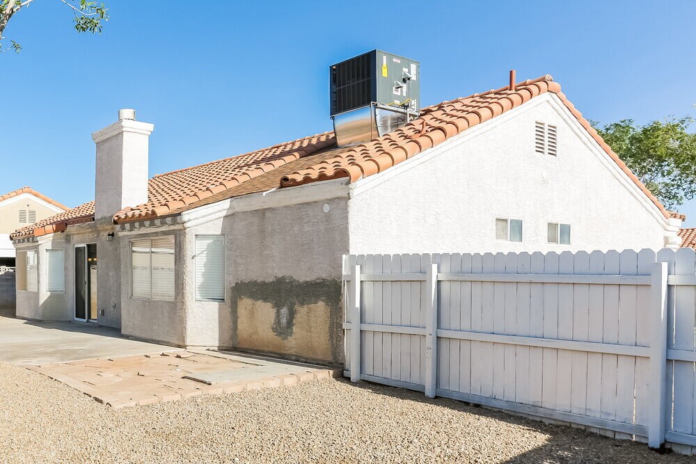 Building Photo - 6221 Tupac Ln