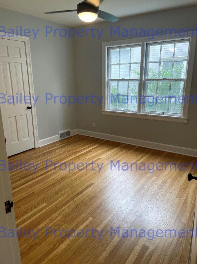 Building Photo - 215 McCready Ave