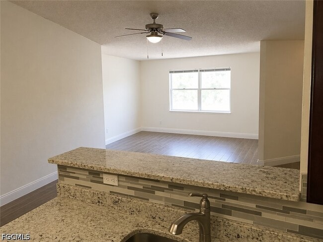 Building Photo - 12750 Equestrian Cir