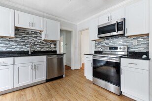 Building Photo - 268 Willow Ave