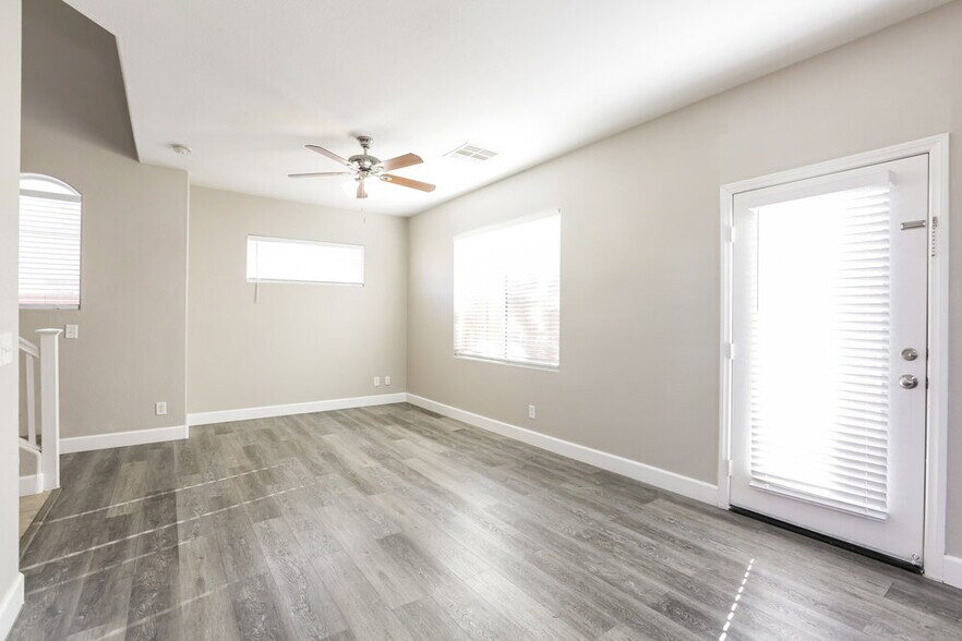 Building Photo - 6073 W Traviata Ave