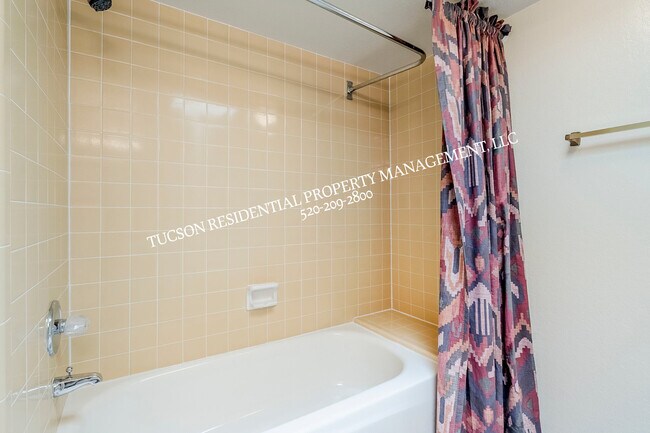 Building Photo - 5084 N Camino Del Lazo