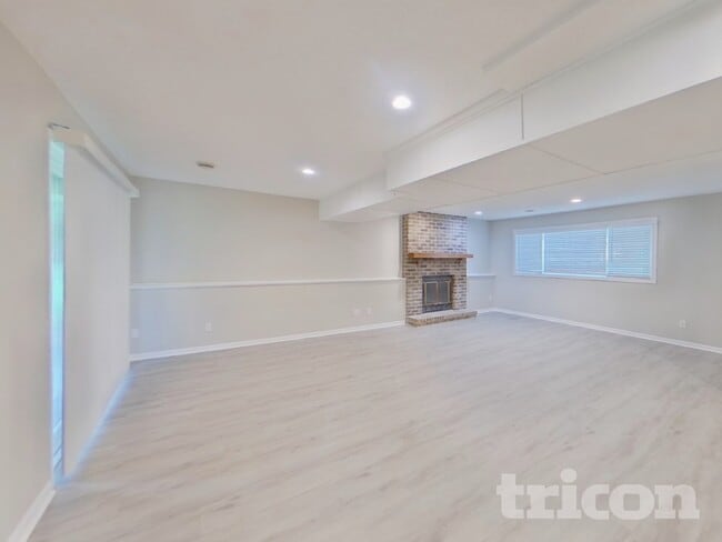 Building Photo - 12015 60th Pl N