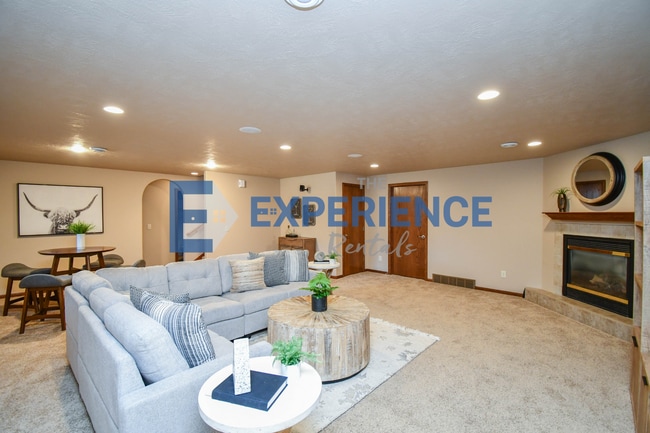 Building Photo - 3908 W 89th St