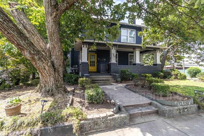 Building Photo - 602 Caswell Ave