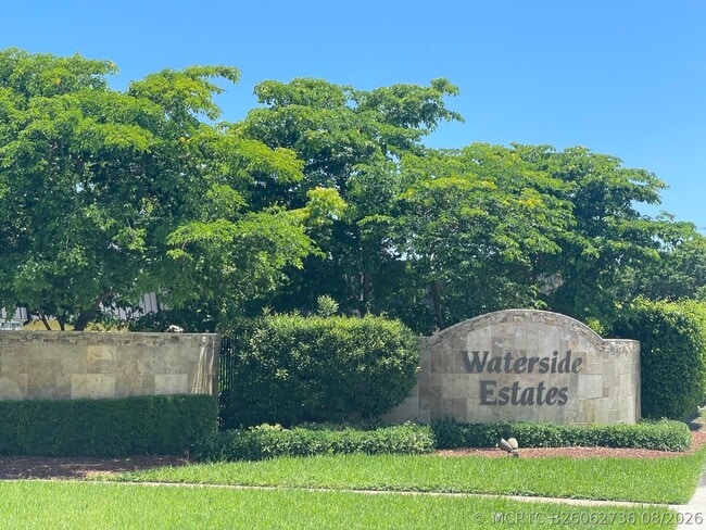 Building Photo - 2457 Waterside Dr