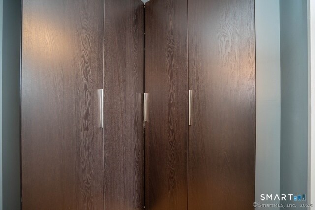 Building Photo - 1 Gold St