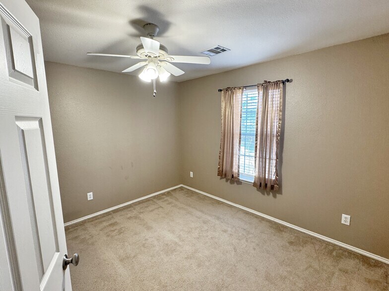 Building Photo - 4817 Carolwood Dr