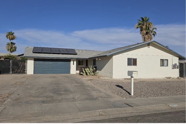 Building Photo - 2911 S Rainbow Ave