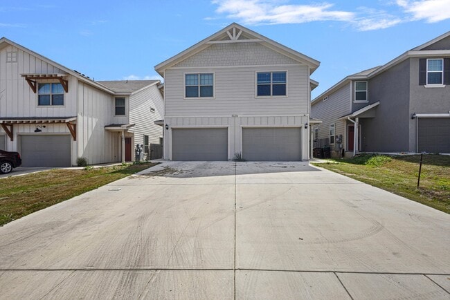 Building Photo - 2302 Tulipwood Cv
