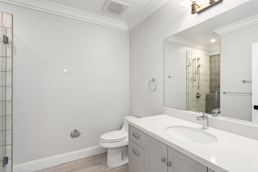 Building Photo - 158 S Sierra Madre Blvd