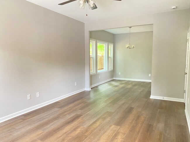 Building Photo - 714 Gracey Ave