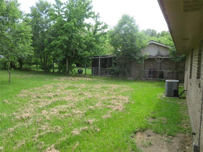 Building Photo - 307 Hill St