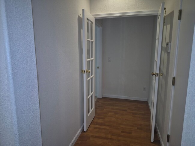 Building Photo - 190 Rockmont Cir