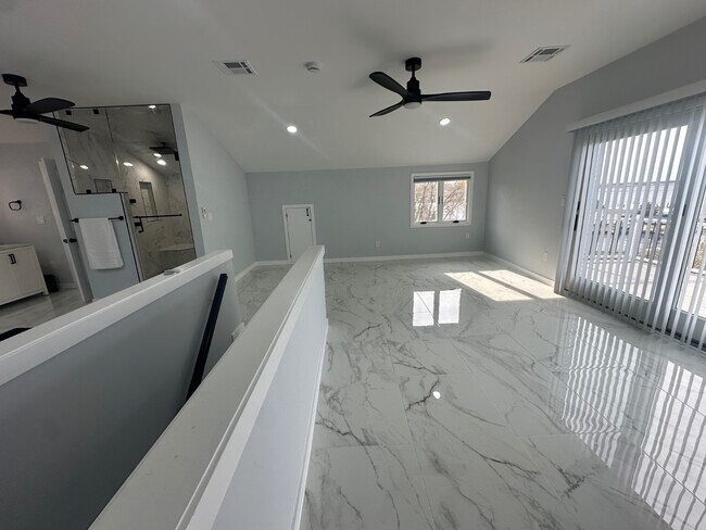 Building Photo - 595 Kingfisher Cir