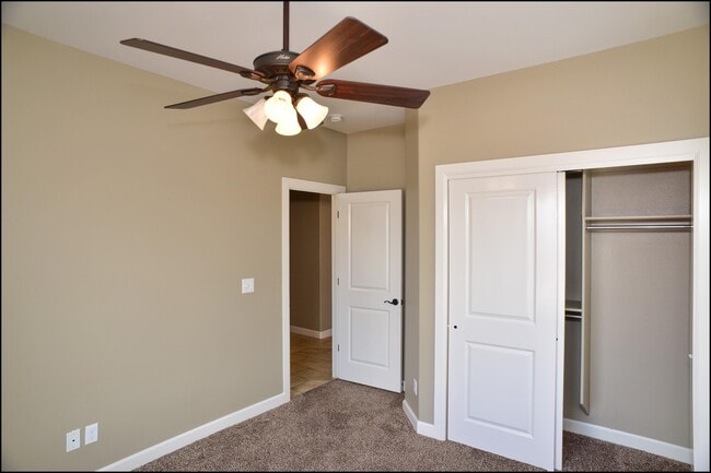 Building Photo - 3744 Loma Adriana