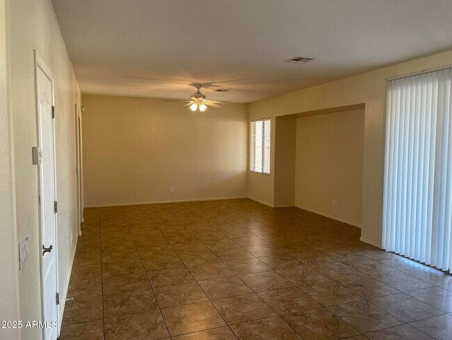 Building Photo - 4816 S Emery Cir