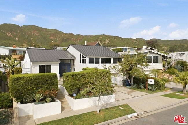 Building Photo - 18149 Wakecrest Dr