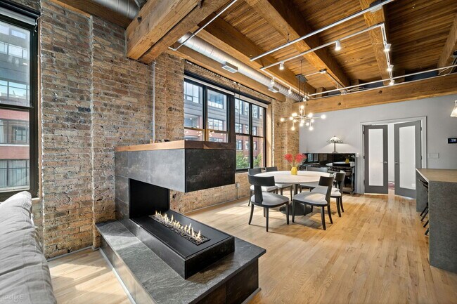 Building Photo - 520 W Huron St