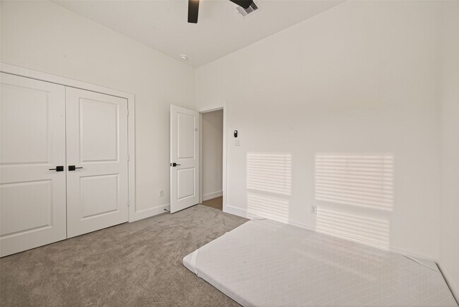 Building Photo - 4328 Avron Dr