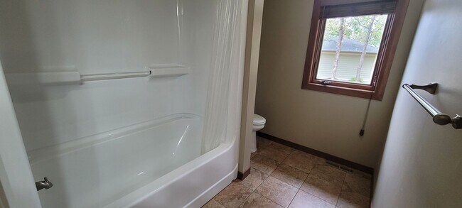 Building Photo - Beautiful 4 Bedroom Home Off of Lake Irving