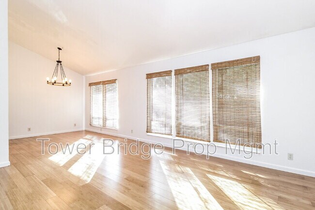 Building Photo - 760 Skylake Way