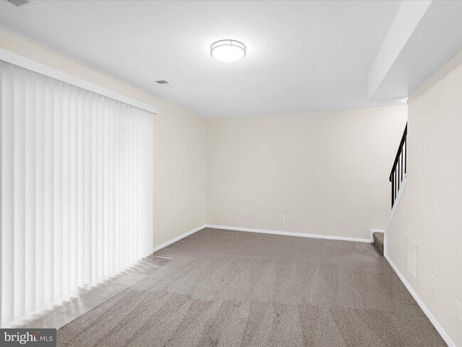 Building Photo - 855 De Franceaux Harbour