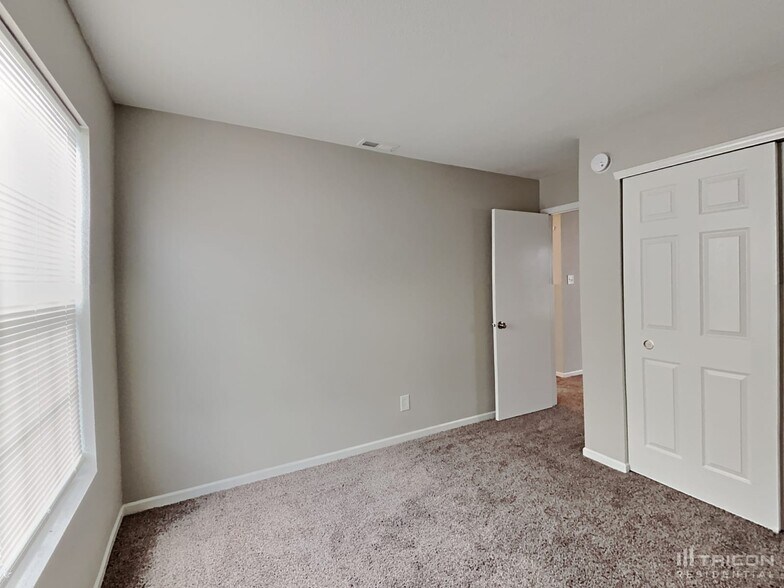 Building Photo - 11239 N Sashing Way