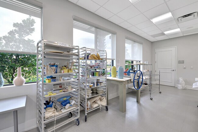 Building Photo - 12347 SW Compass Pt Dr