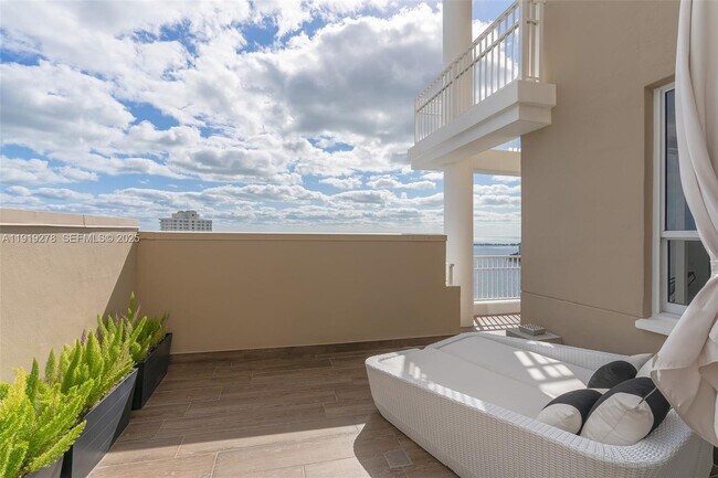 Building Photo - 701 Brickell Key Blvd