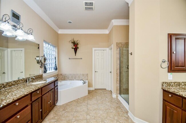 Building Photo - 1606 Locksley Ln