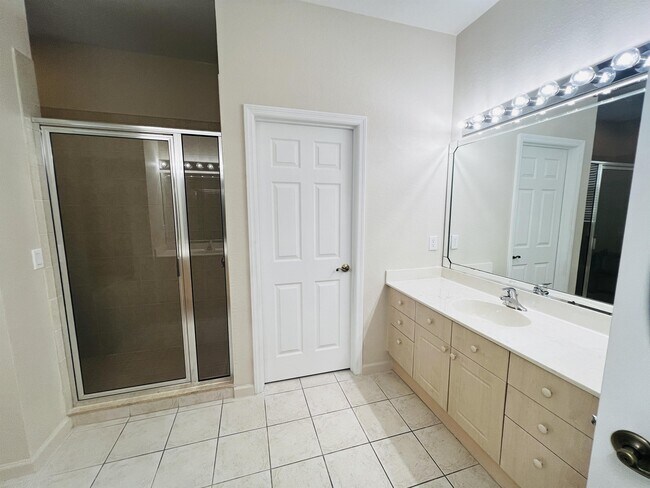 Building Photo - 2831 Paige Dr