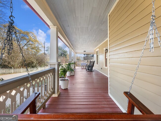 Building Photo - 249 Martin St