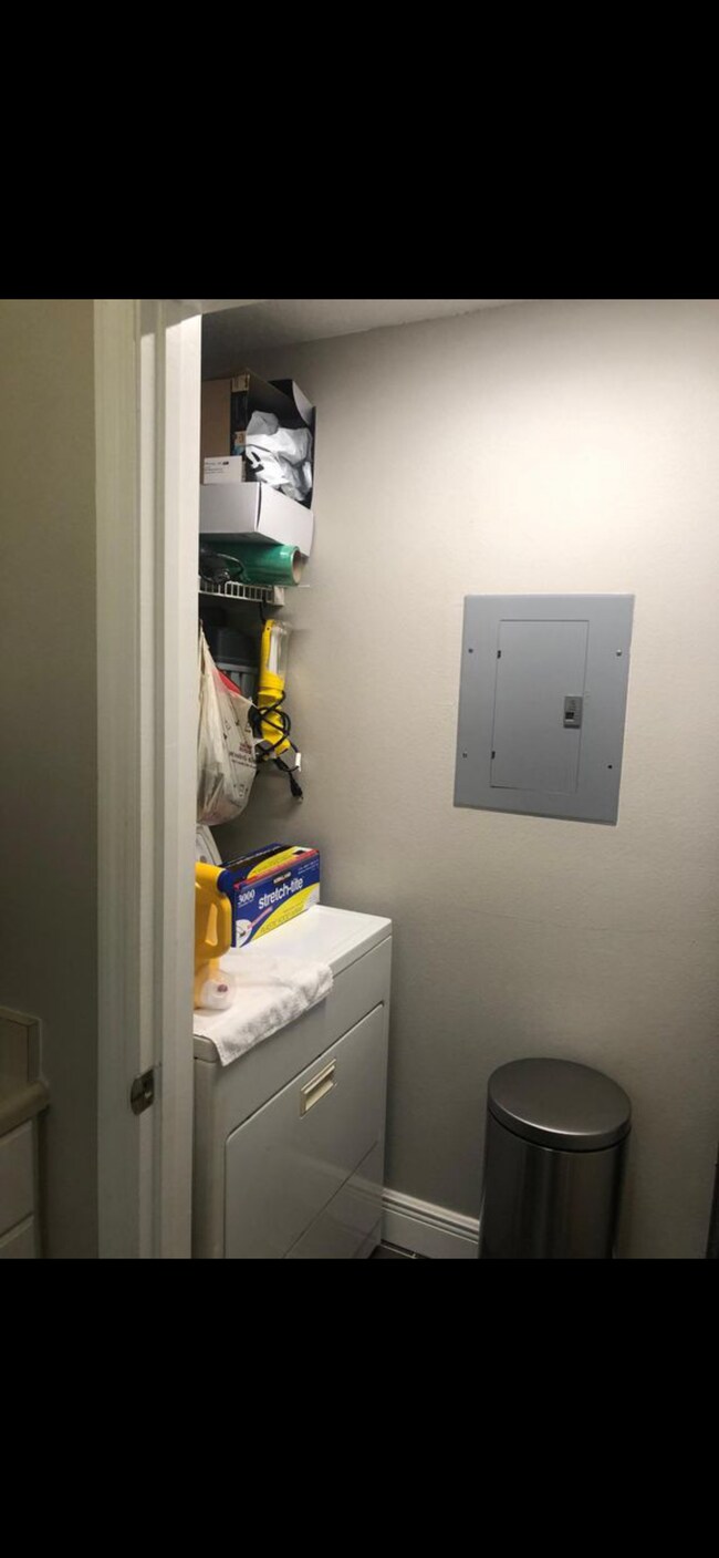 Building Photo - 800 S Dakota Ave