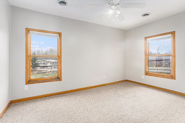 Building Photo - West Lovell 2-Bed/1-Bath upstairs apartment, 789 sq. ft. - Ask about our Security Deposit Alterna...
