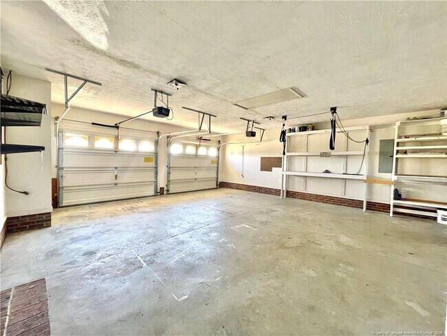 Building Photo - 115 Purple Martin Pl