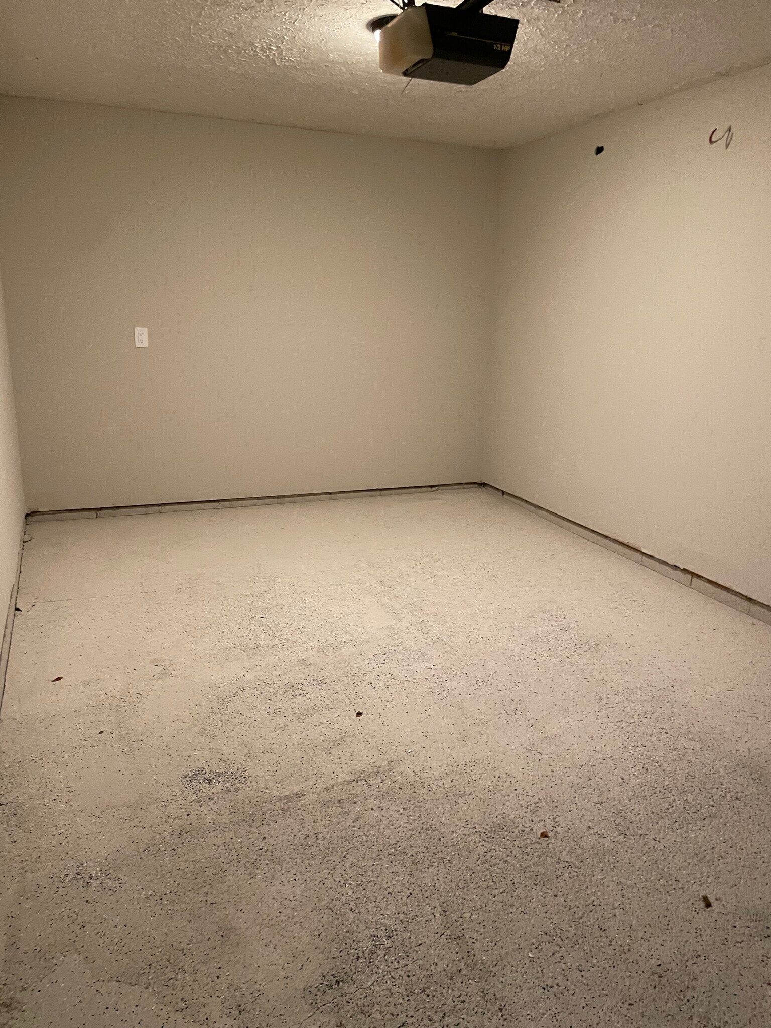 Large Attached Garage - 700 Alta View Ct