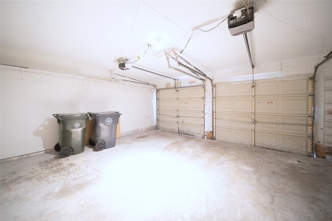 Building Photo - 3110 Flintwood Dr