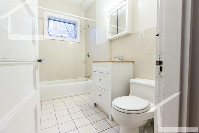 Building Photo - Coolidge Corner Area of Brookline, Free Wa...