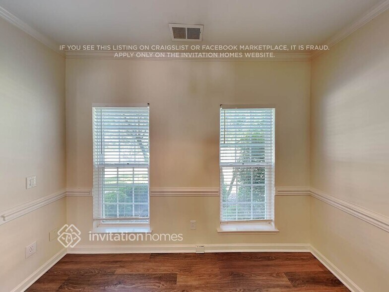 Building Photo - 2019 Southridge Dr
