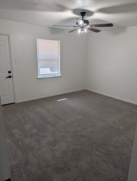 Building Photo - 200 Bonnie Bell Ln