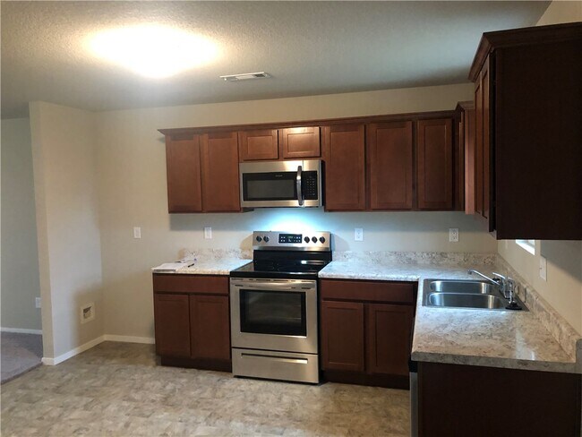 Building Photo - 1906 E Center St