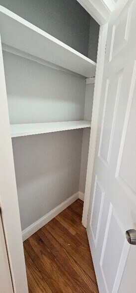 Building Photo - 498 Fountain St